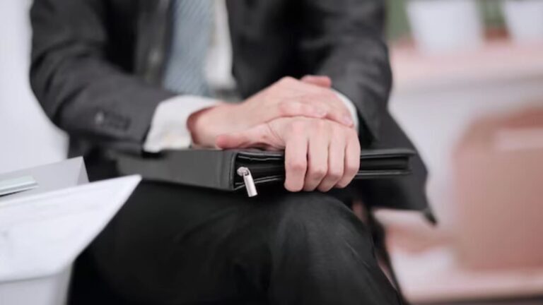 незаконное увольнение